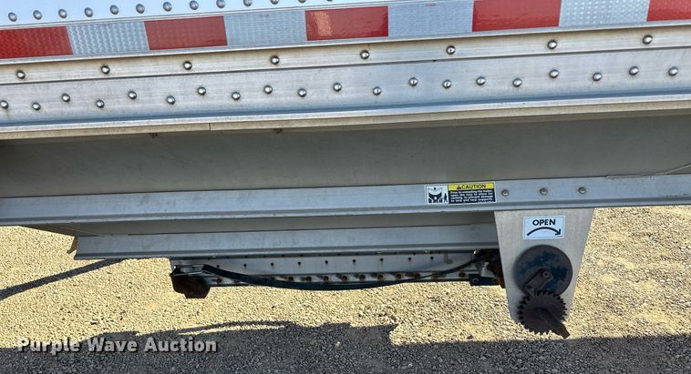 image for item OA9552 2007 Wilson DWH-500 grain trailer