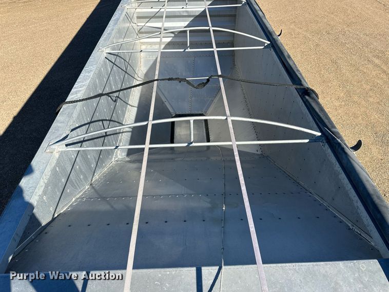 image for item OA9552 2007 Wilson DWH-500 grain trailer
