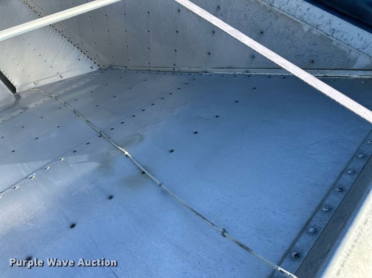 image for item OA9552 2007 Wilson DWH-500 grain trailer