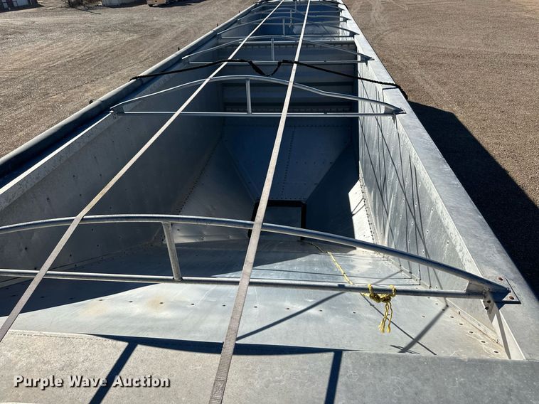 image for item OA9552 2007 Wilson DWH-500 grain trailer