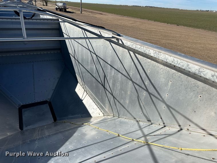 image for item OA9552 2007 Wilson DWH-500 grain trailer