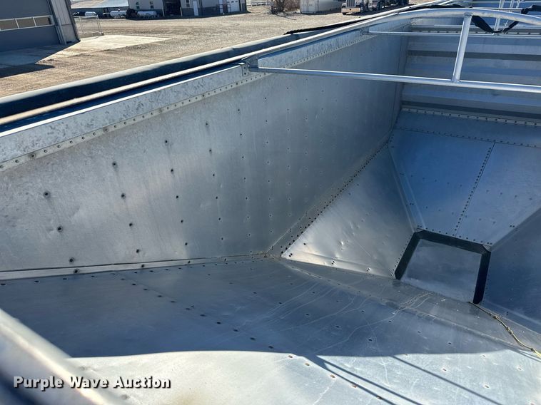 image for item OA9552 2007 Wilson DWH-500 grain trailer