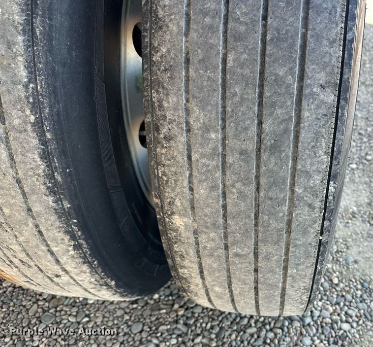 image for item OA9552 2007 Wilson DWH-500 grain trailer