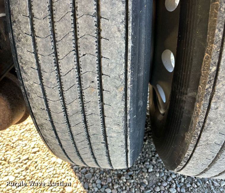 image for item OA9552 2007 Wilson DWH-500 grain trailer