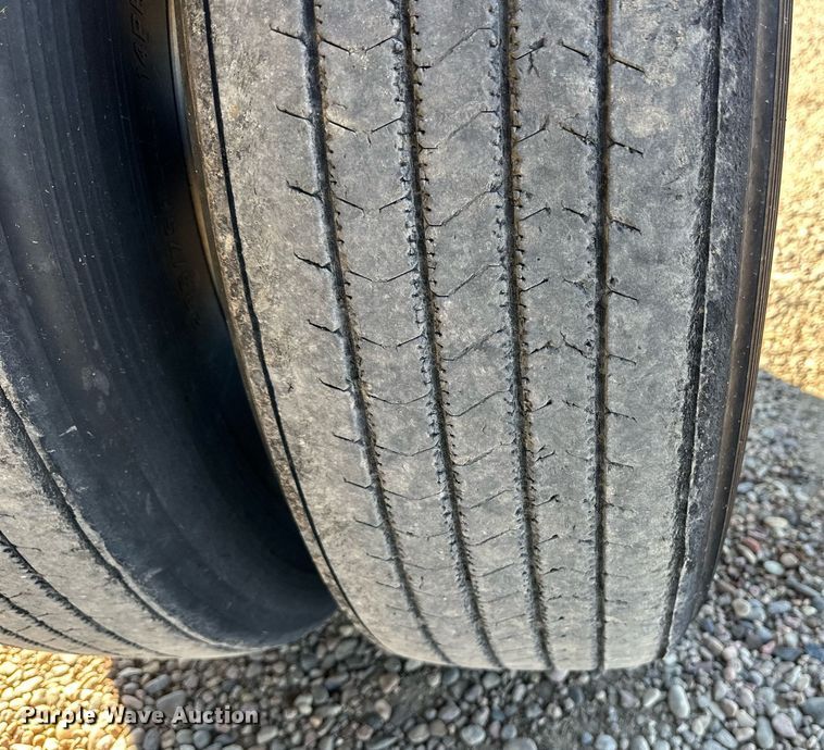 image for item OA9552 2007 Wilson DWH-500 grain trailer