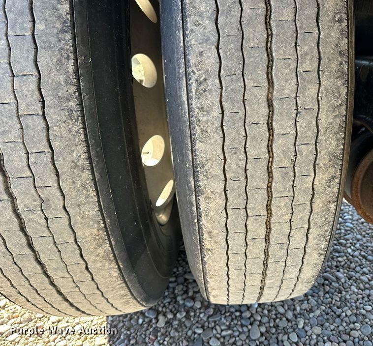 image for item OA9552 2007 Wilson DWH-500 grain trailer