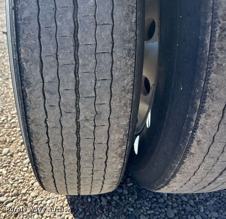 image for item OA9552 2007 Wilson DWH-500 grain trailer