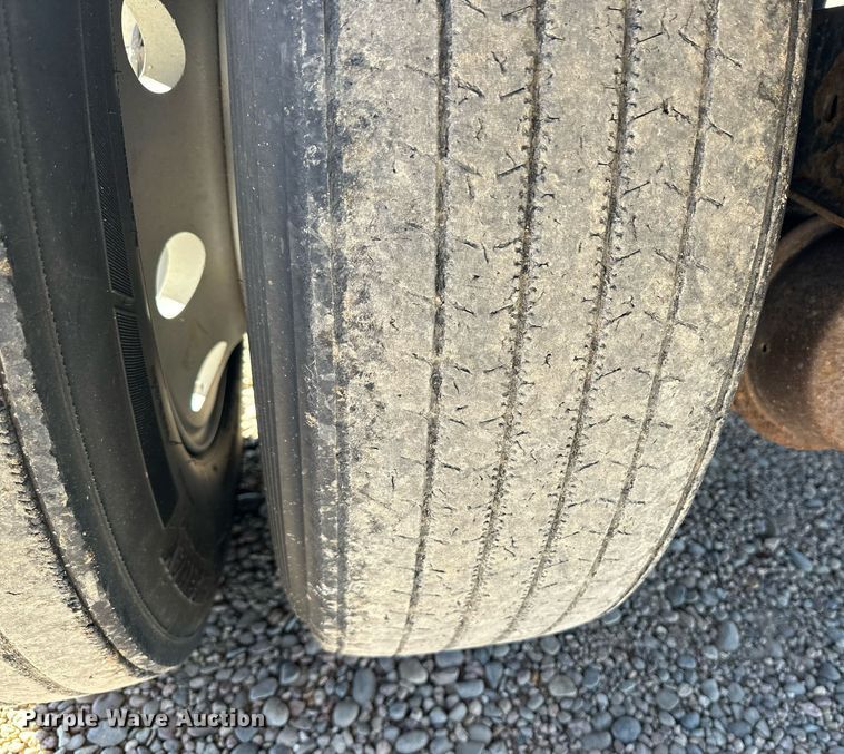 image for item OA9552 2007 Wilson DWH-500 grain trailer