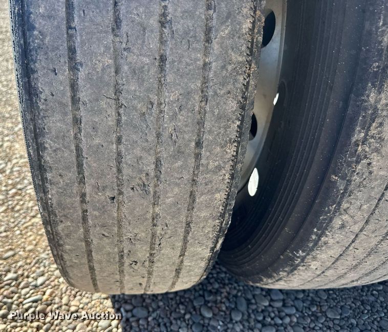 image for item OA9552 2007 Wilson DWH-500 grain trailer