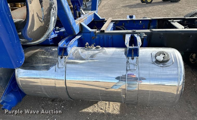 image for item OA9589 1986 Peterbilt 362 semi truck