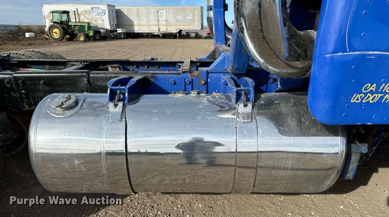 image for item OA9589 1986 Peterbilt 362 semi truck