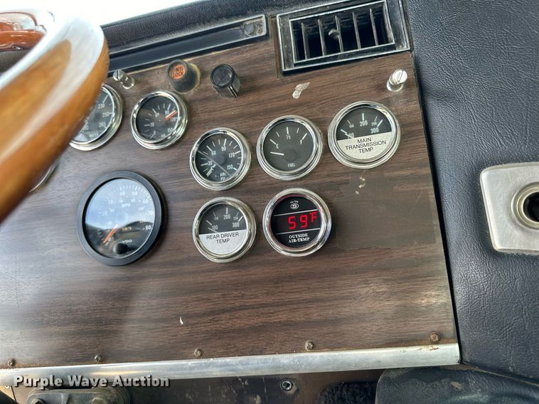 image for item OA9589 1986 Peterbilt 362 semi truck