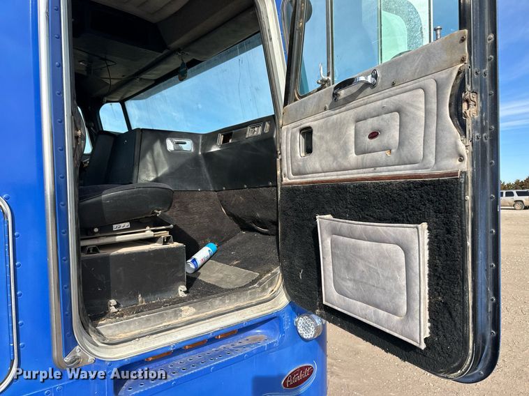 image for item OA9589 1986 Peterbilt 362 semi truck