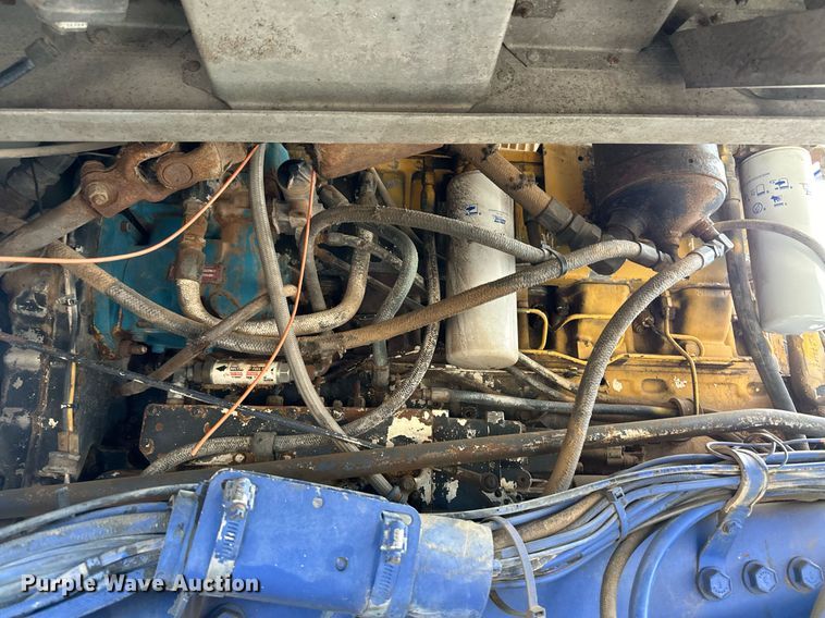 image for item OA9589 1986 Peterbilt 362 semi truck