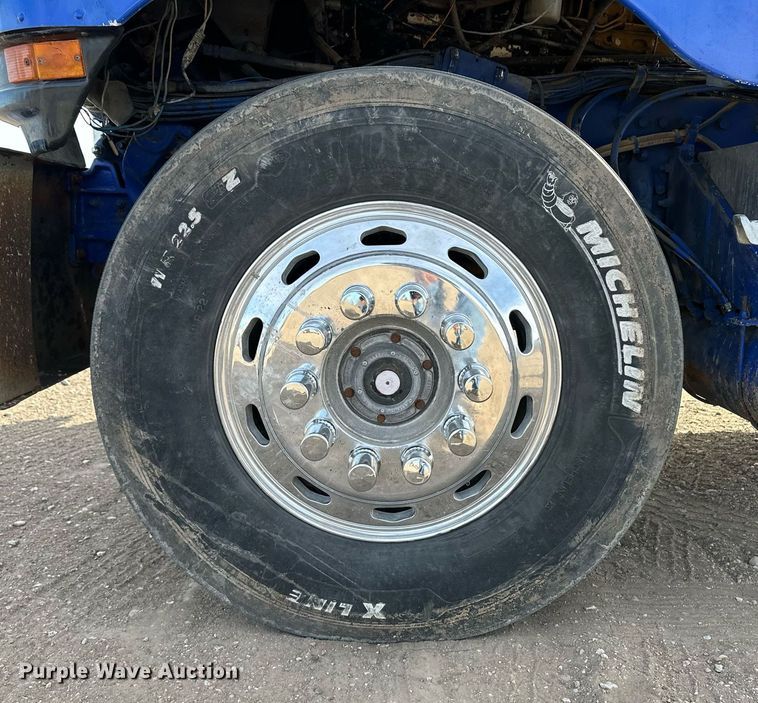 image for item OA9589 1986 Peterbilt 362 semi truck