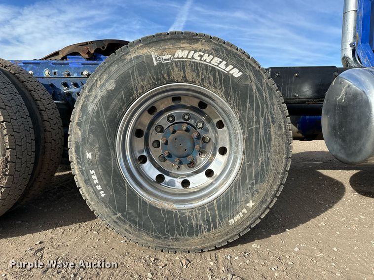 image for item OA9589 1986 Peterbilt 362 semi truck