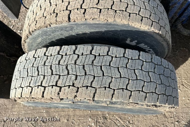 image for item OA9589 1986 Peterbilt 362 semi truck