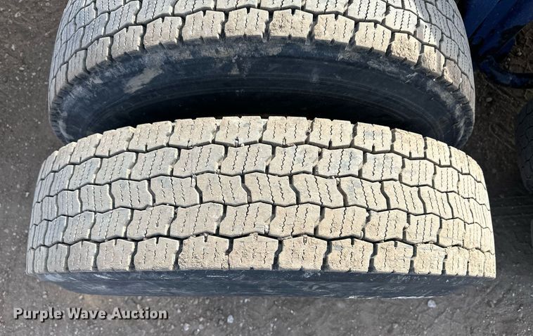 image for item OA9589 1986 Peterbilt 362 semi truck