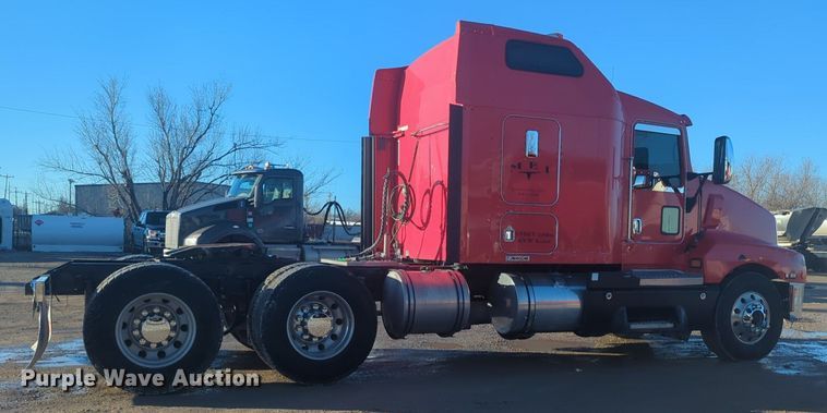 image for item OD9242 2007 Kenworth T600 semi truck