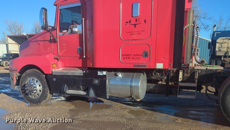 image for item OD9242 2007 Kenworth T600 semi truck