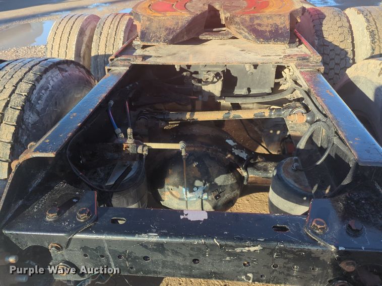 image for item OD9242 2007 Kenworth T600 semi truck