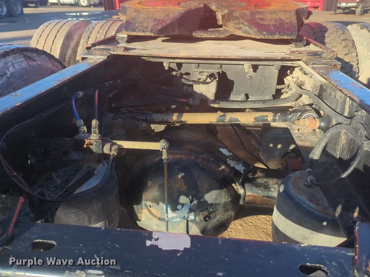 image for item OD9242 2007 Kenworth T600 semi truck