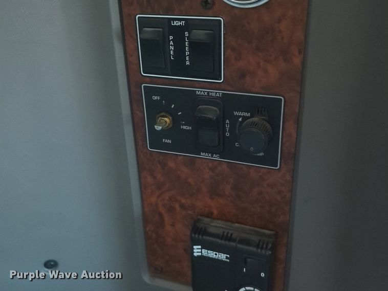 image for item OD9242 2007 Kenworth T600 semi truck