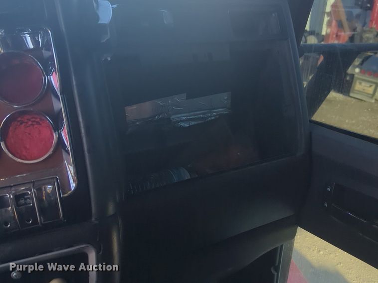 image for item OD9242 2007 Kenworth T600 semi truck