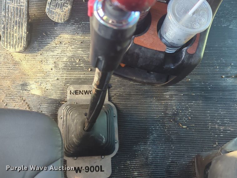 image for item OD9242 2007 Kenworth T600 semi truck