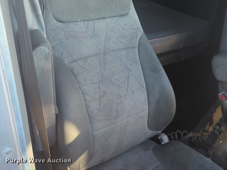 image for item OD9242 2007 Kenworth T600 semi truck