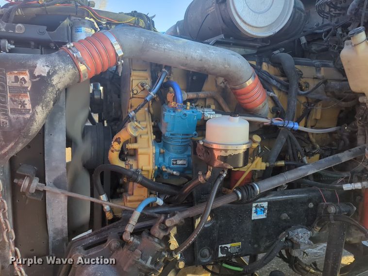 image for item OD9242 2007 Kenworth T600 semi truck