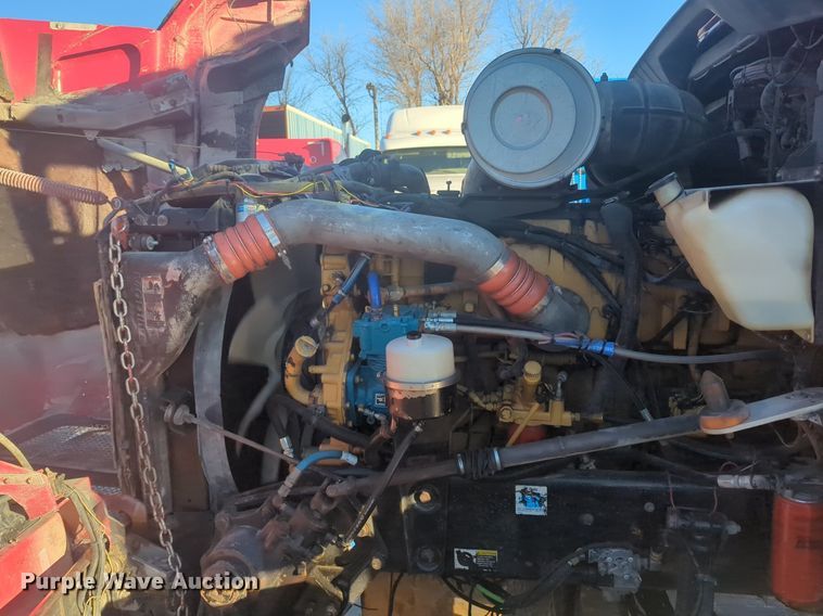 image for item OD9242 2007 Kenworth T600 semi truck