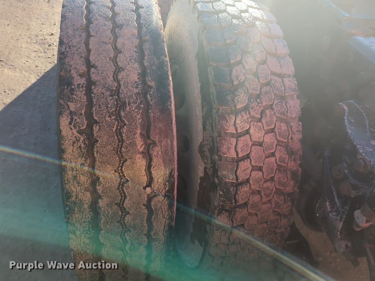 image for item OD9242 2007 Kenworth T600 semi truck