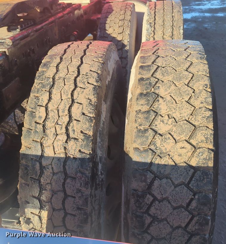 image for item OD9242 2007 Kenworth T600 semi truck