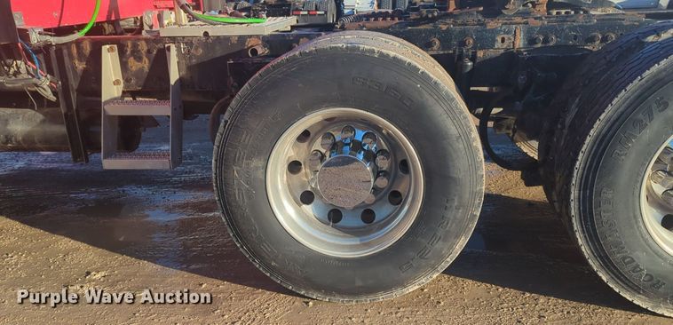 image for item OD9242 2007 Kenworth T600 semi truck