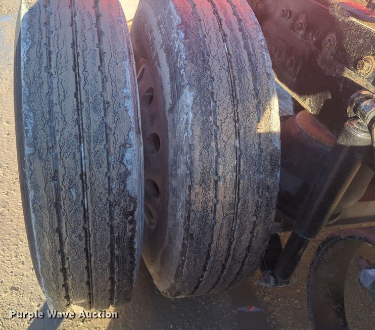 image for item OD9242 2007 Kenworth T600 semi truck