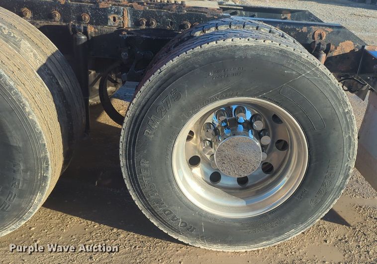 image for item OD9242 2007 Kenworth T600 semi truck