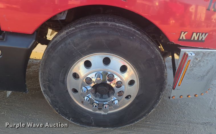 image for item OD9242 2007 Kenworth T600 semi truck