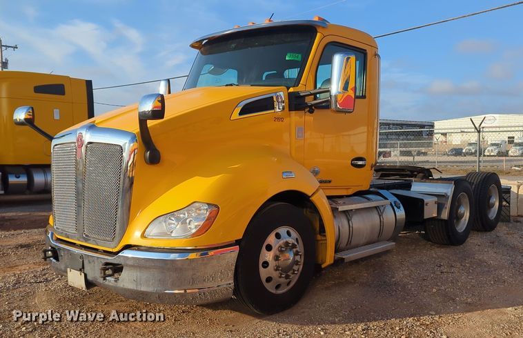 image for item OD9254 2021 Kenworth  T680 semi truck