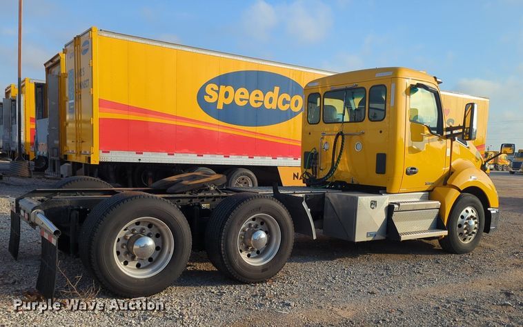 image for item OD9254 2021 Kenworth  T680 semi truck