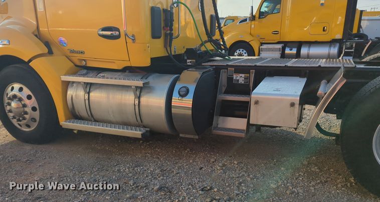 image for item OD9254 2021 Kenworth  T680 semi truck