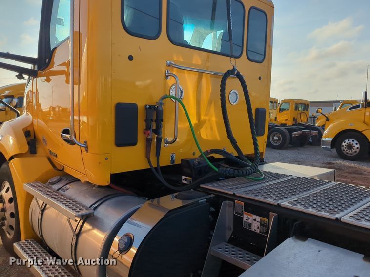 image for item OD9254 2021 Kenworth  T680 semi truck