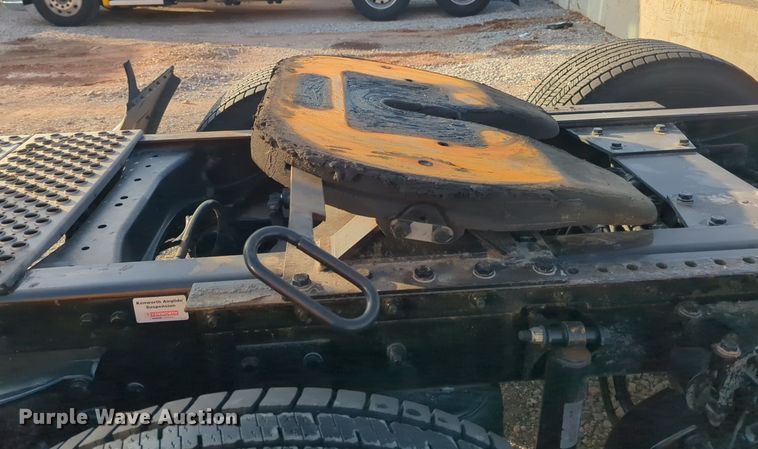 image for item OD9254 2021 Kenworth  T680 semi truck