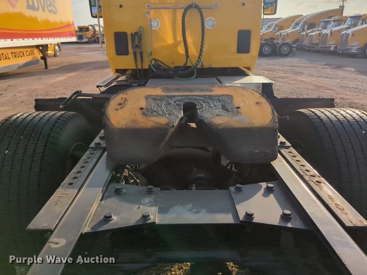 image for item OD9254 2021 Kenworth  T680 semi truck