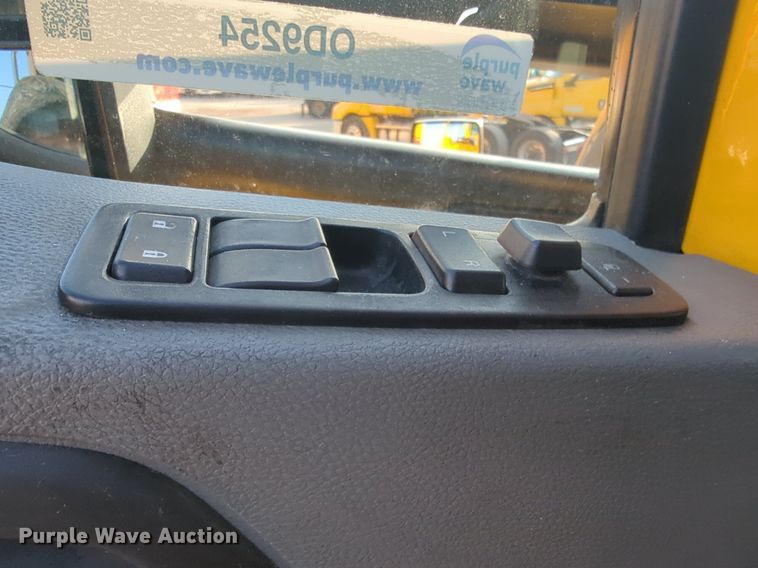 image for item OD9254 2021 Kenworth  T680 semi truck