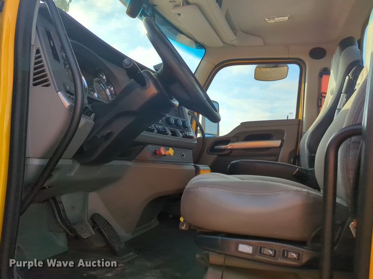 image for item OD9254 2021 Kenworth  T680 semi truck