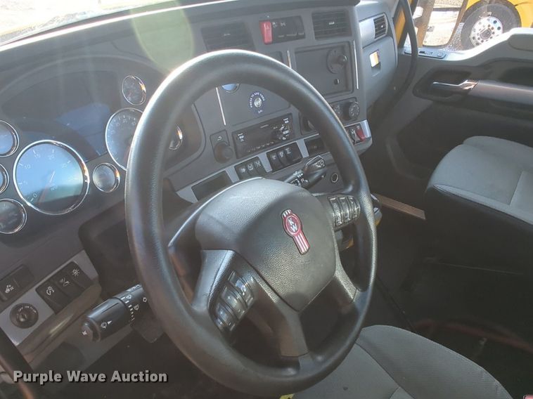 image for item OD9254 2021 Kenworth  T680 semi truck