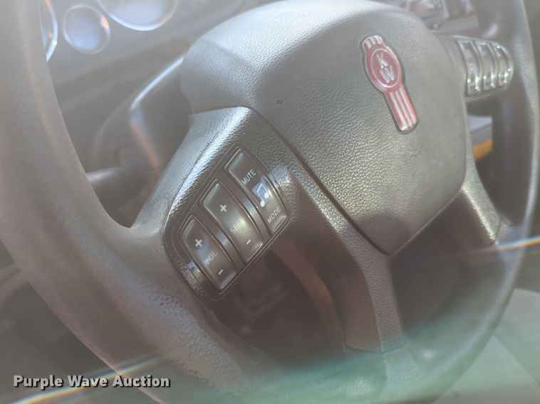 image for item OD9254 2021 Kenworth  T680 semi truck