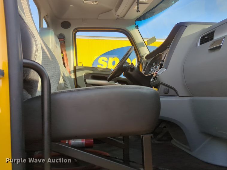 image for item OD9254 2021 Kenworth  T680 semi truck