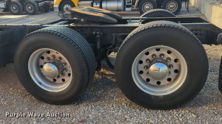 image for item OD9254 2021 Kenworth  T680 semi truck